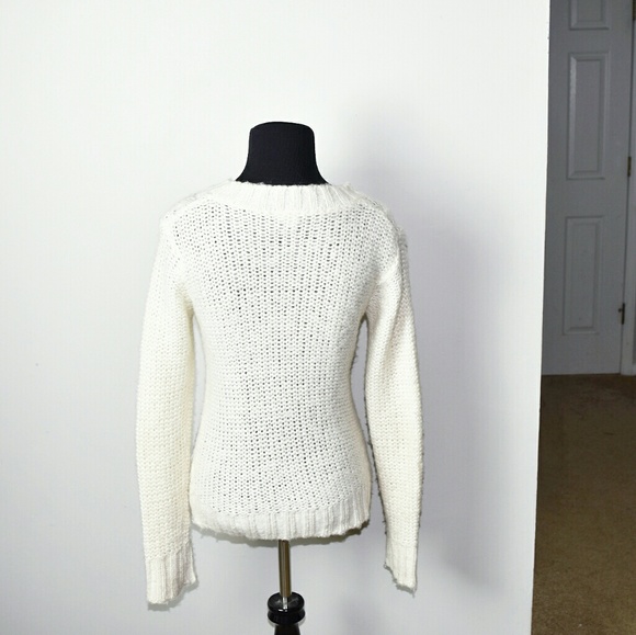 Adorable Ivory Knit Sweater - Picture 2 of 2